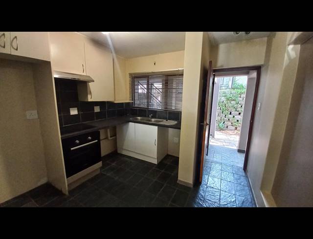 3 BEDROOM APARTMENT FOR SALE IN FERNDALE